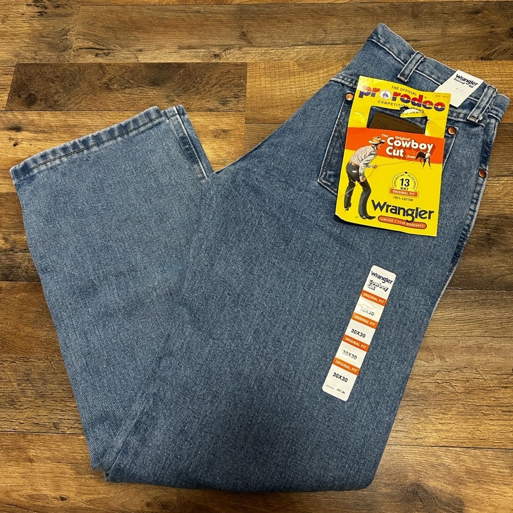 Wrangler Men's Classic Blue Bootcut Jeans